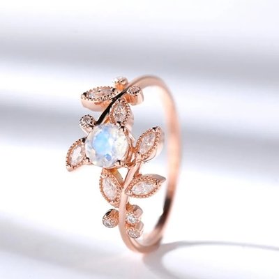 pc145073889-rose_gold_hexagon_shaped_wedding_jewelry_moonstone_engagement_ring Anel de noivado com pedra da lua em forma de hexágono em ouro rosa