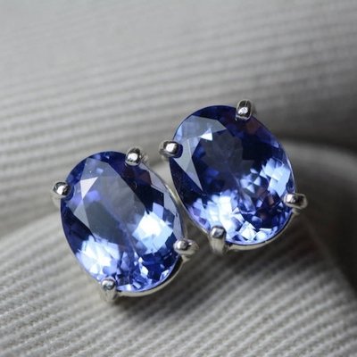 Brincos de Tanzanite Natural Genuína Oval em Ouro Branco 14k com CZ