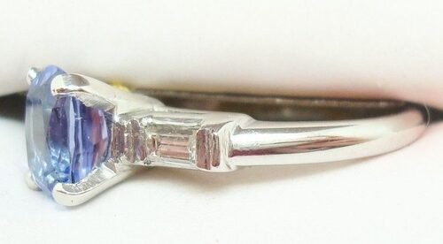 Овальное кольцо из белого золота 14k с натуральным танзанитом и CZ