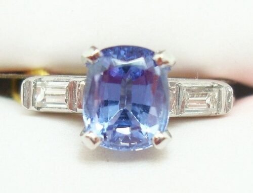 Овальное кольцо из белого золота 14k с натуральным танзанитом и CZ