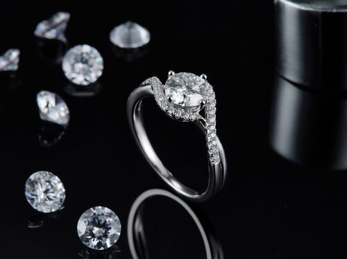 Simple Arrival S925 Bright Setting Women Infinity Round Cut Moissanite Ribbon Twist Wedding Engagement Ring