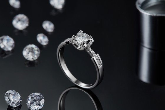 White Moissanite Diamond Minimalist Custom Sytle Wedding Ring For Women