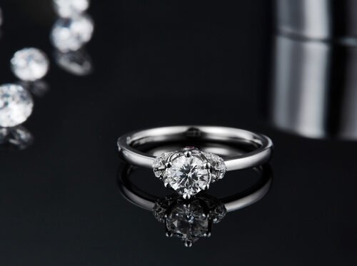 Anillo único estilo flor chapado en oro blanco Anillo moissanita personalizado compromiso Mujeres Joyas