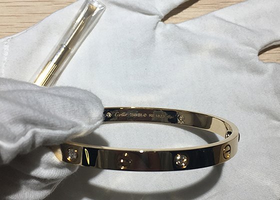 6.1mm Width 18K Solid Gold Jewellery Bangle 0.42carat With 4 Diamond