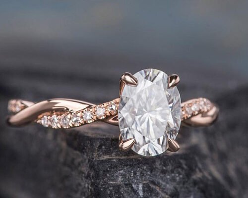 Anel de noivado oval de Mossianite 2,5ct em ouro rosa 18K