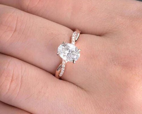 Anel de noivado oval de Mossianite 2,5ct em ouro rosa 18K