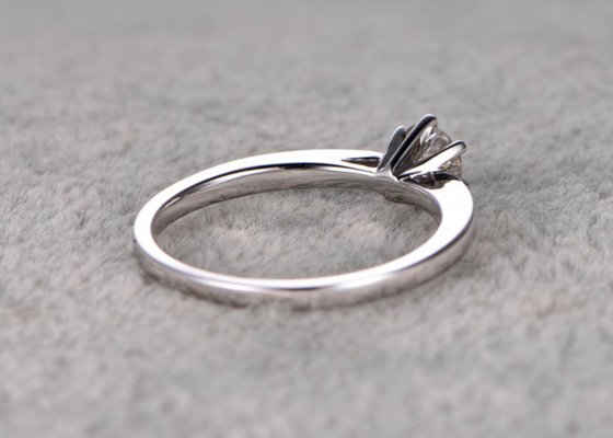 5mm Moissanite Real Diamond Jewellery ring White Gold Material ODM for Daily Wear