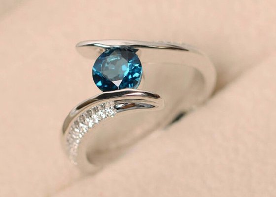 Fancy Shank Blue Diamond Engagement Ring , OEM ODM 14K White Gold Ring