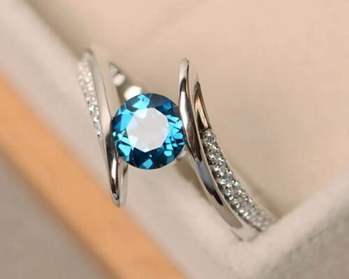 Fancy Shank Blue Diamond Engagement Ring , OEM ODM 14K White Gold Ring