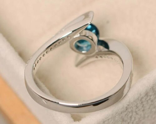 Fancy Shank Blue Diamond Engagement Ring , OEM ODM 14K White Gold Ring