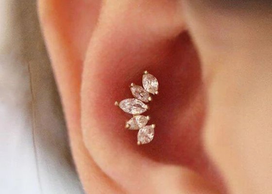 16g Forma de Corona de Oro Cuerpo Piercing Joyería Pendientes 6mm Longitud Con Mq Diamante